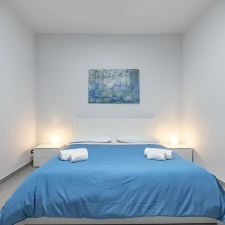 Elegant Urban Oasis: Bright In Apartament Katania