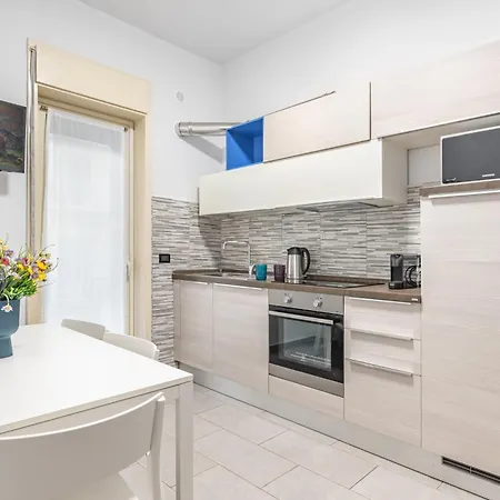 Apartament Elegant Urban Oasis: Bright In *